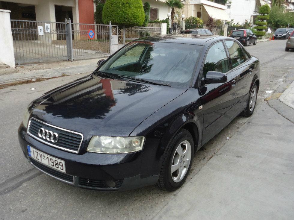 Αυτό το Audi A4 είναι υπερπλούσιο, αυτόματο και σε άριστη κατάσταση.