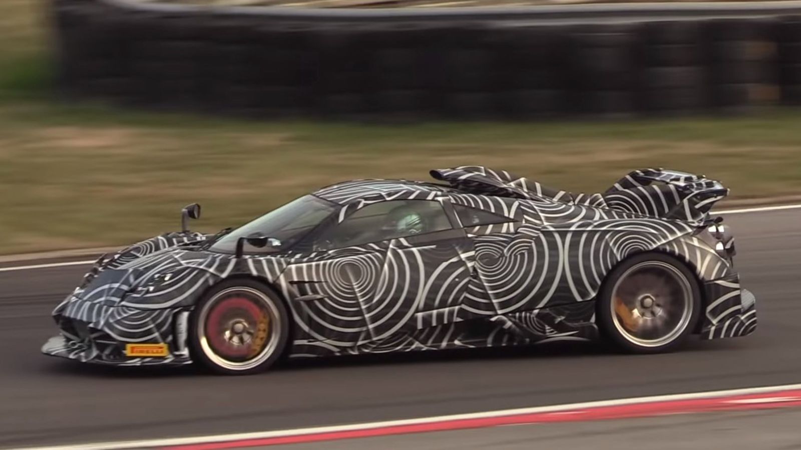 Σε δοκιμές η Huayra Dragon.