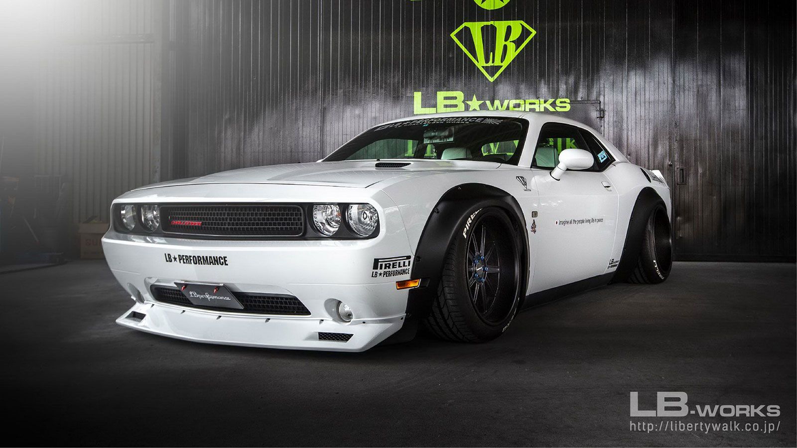 ΠΑΡΟΥΣΙΑΣΗ: Dodge Challenger δια χειρός Liberty Walk