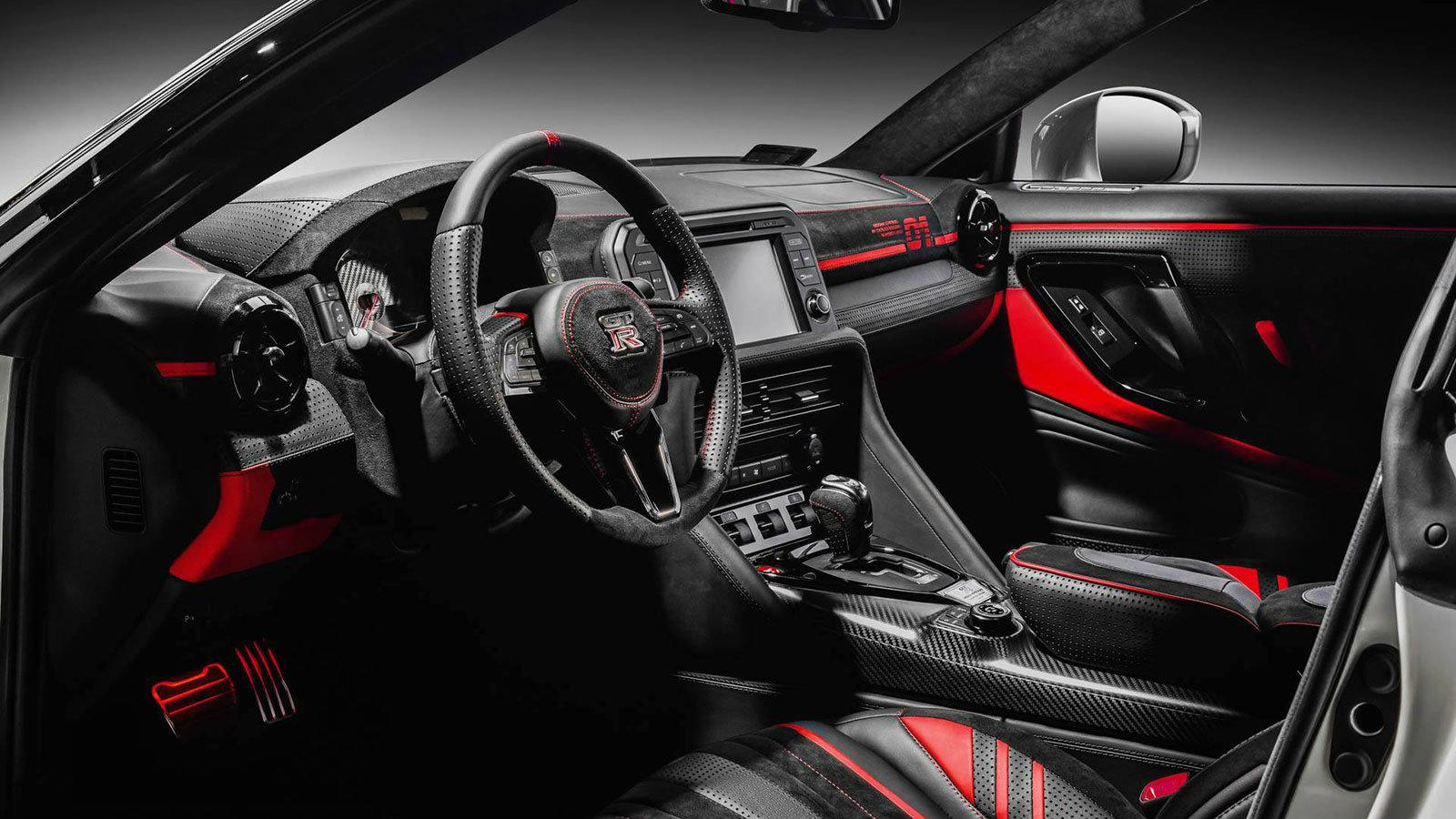 Επιτέλους! Αυτό είναι «σαλόνι» για ένα Nissan GT-R..