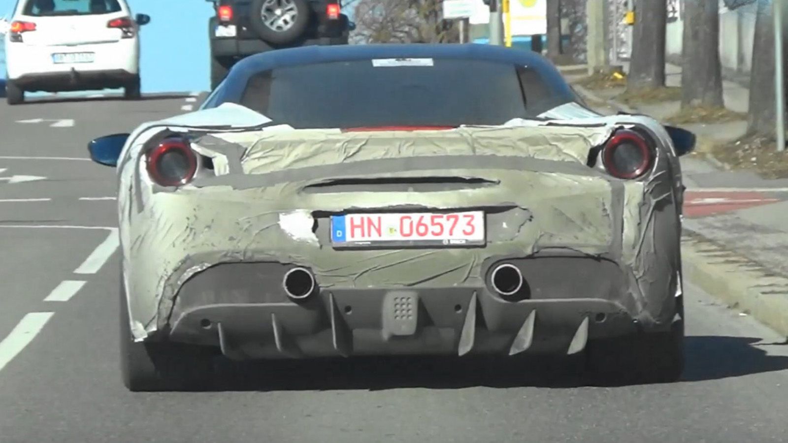 Η νέα Ferrari Dino σε δοκιμές εξέλιξης (+video)