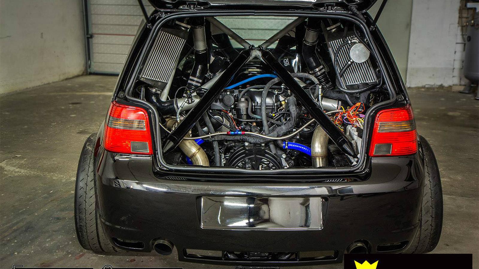 VW Golf IV 5.2 TwinTurbo Gallardo V10 1500 PS (+video)
