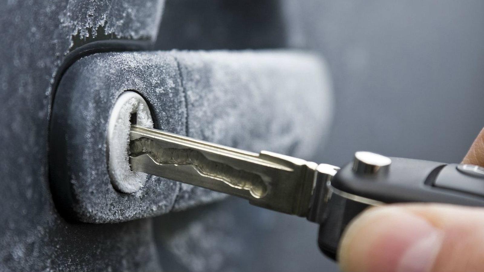 Η πτώση της θερμοκρασίας κόλλησε τις κλειδαριές...