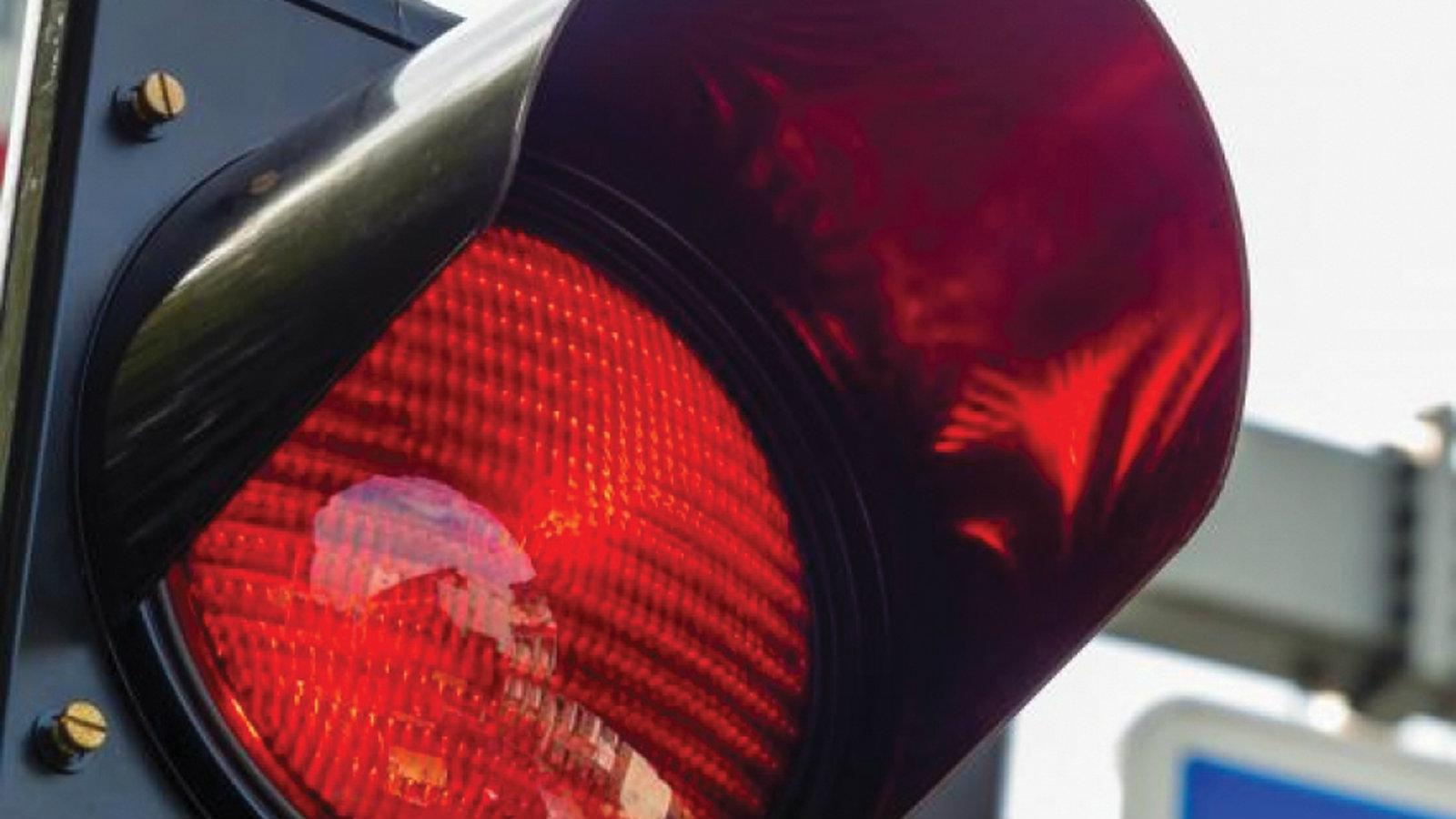 Από 378 συνεργεία Τροχαίας που συγκροτήθηκαν σε όλη τη χώρα, ελέγχθηκαν συνολικά 2.282 οχήματα και βεβαιώθηκαν συνολικά 327 παραβάσεις για παραβίαση ε