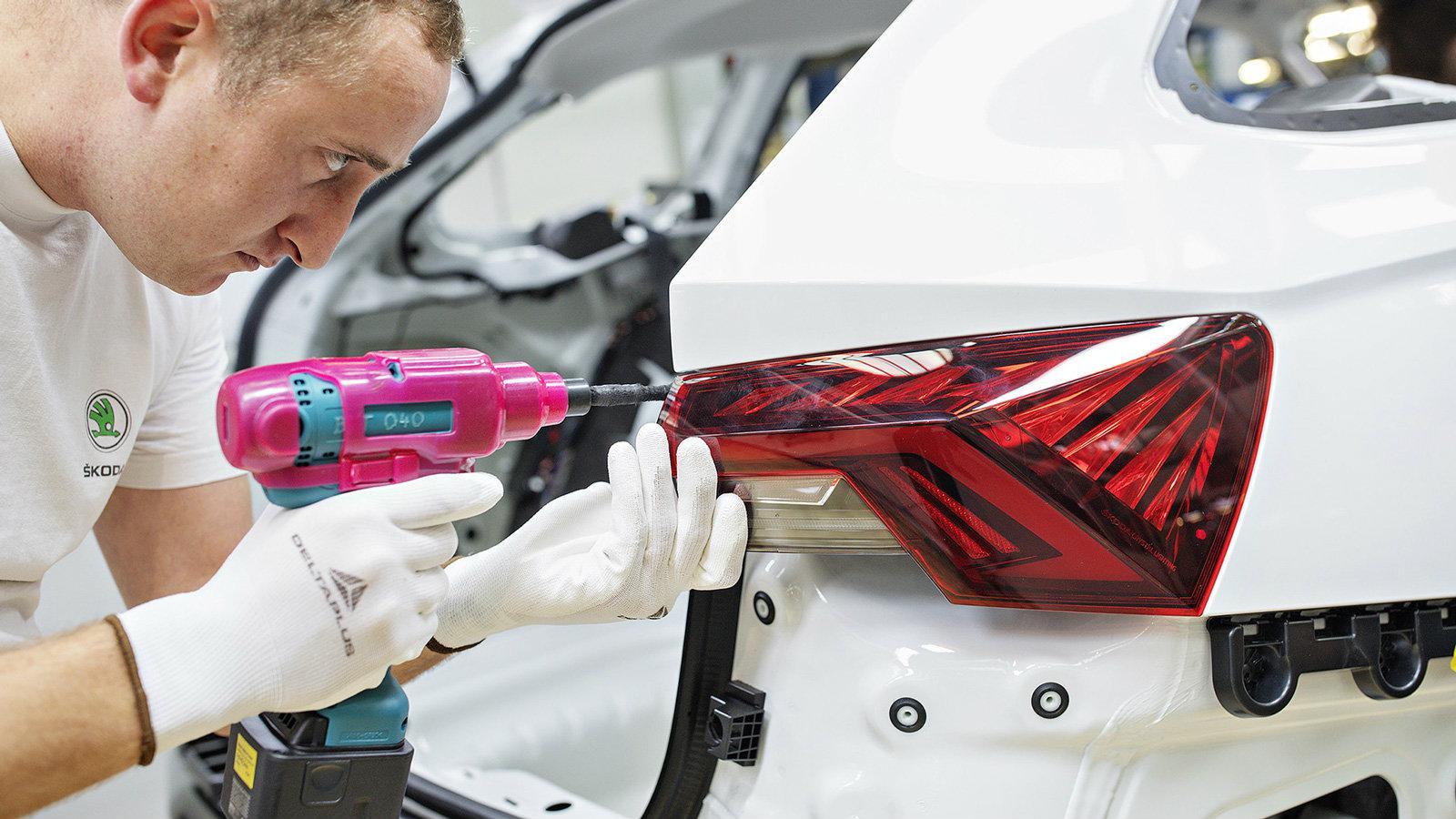 Το Skoda Enyaq στην ίδια γραμμή παραγωγής με Οctavia και Karoq