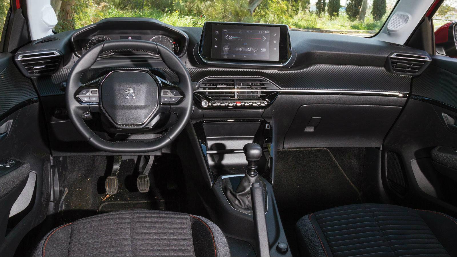 Peugeot 208 vs VW Polo