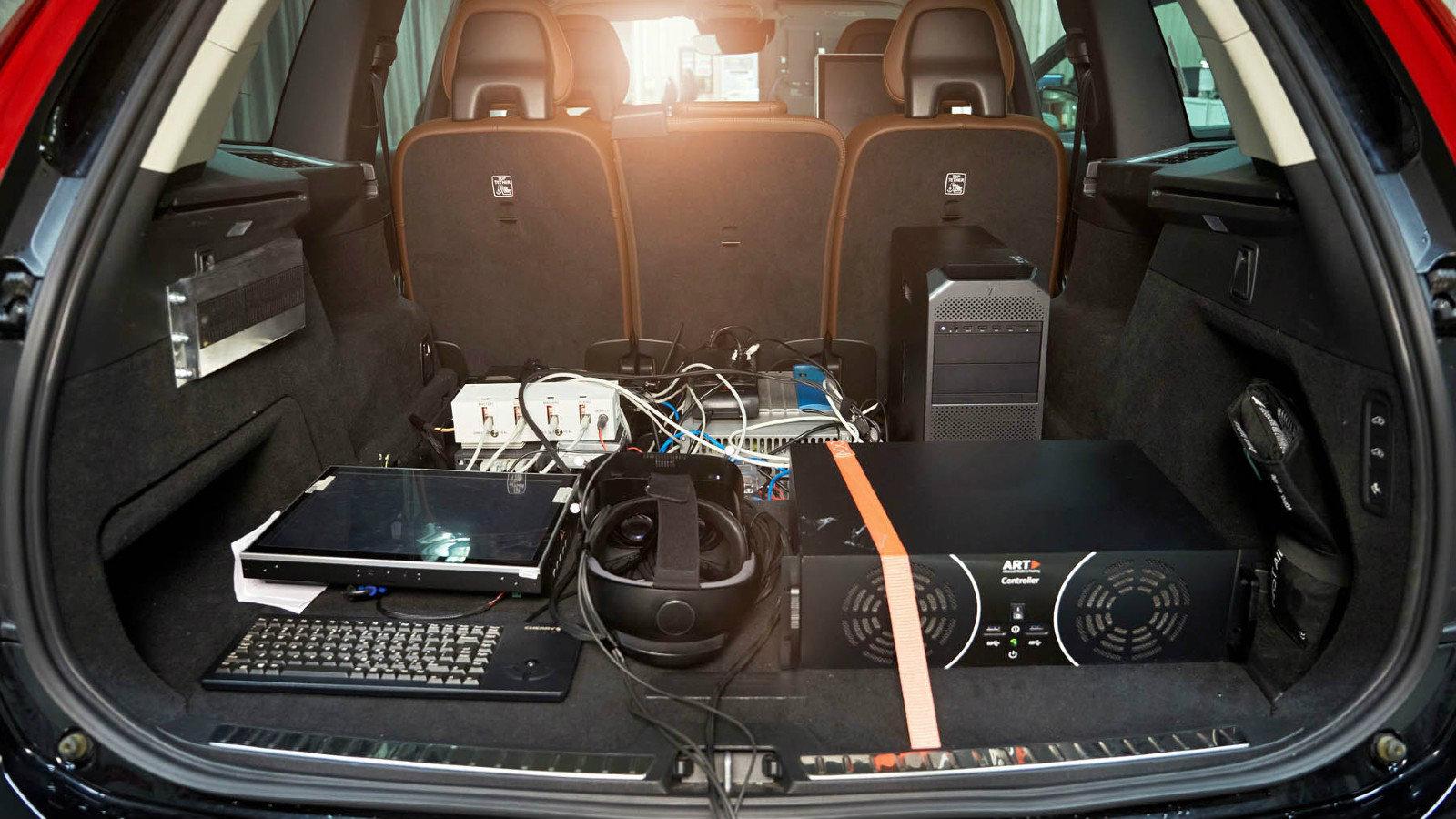 Volvo: Τεστάρει συστήματα ασφάλειας σε προσομοιωτές [video]