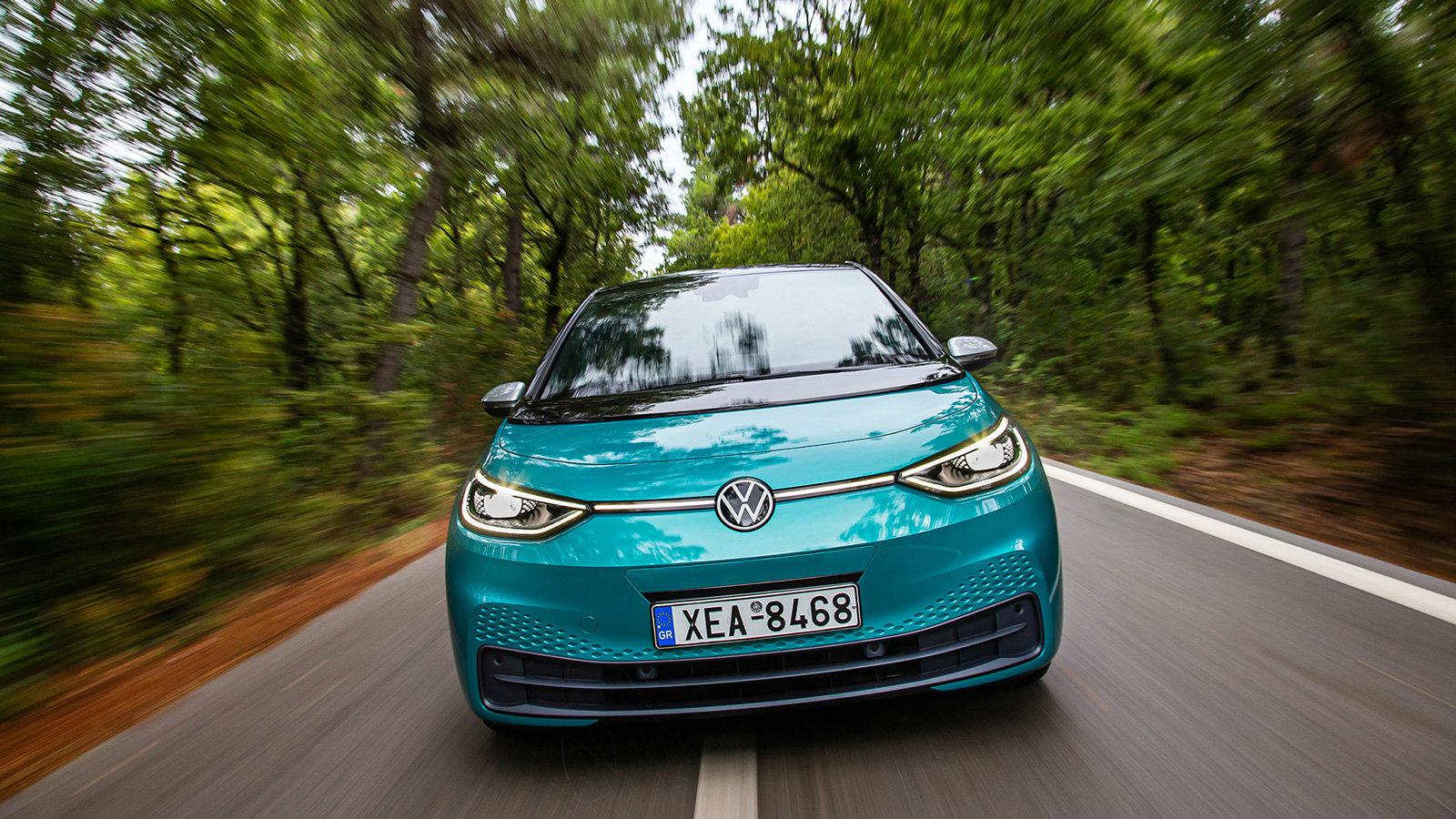 Η VW καλωσορίζει το μέλλον: HUD επαυξημένης πραγματικότητας