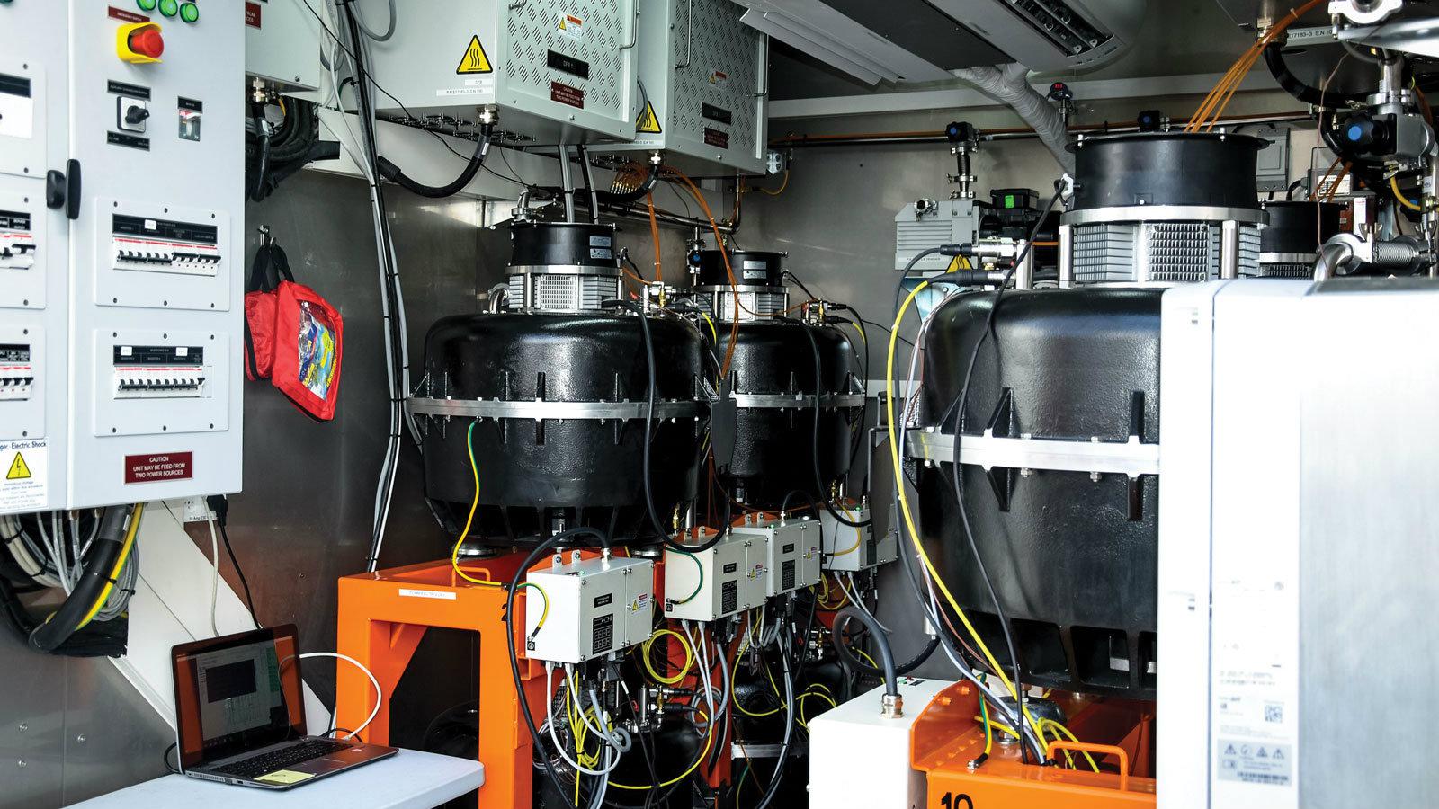 Λύση για γρήγορη φόρτιση ηλεκτρικών αυτοκινήτων από τη SKODA