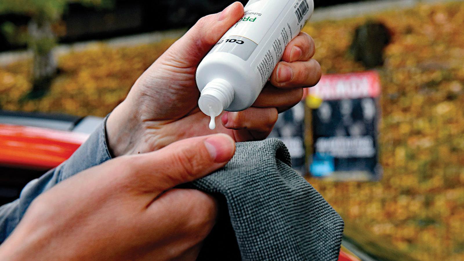 Πώς θα καθαρίσετε σωστά ένα δερμάτινο σαλόνι