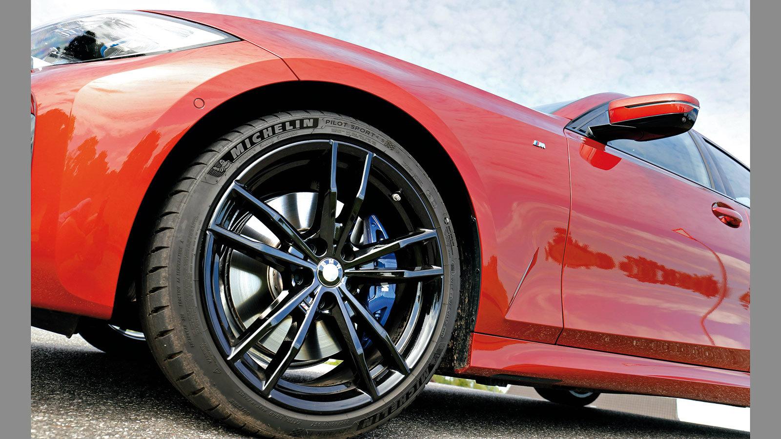 Συγκρίνουμε Alfa Romeo Giulia με BMW 330i 