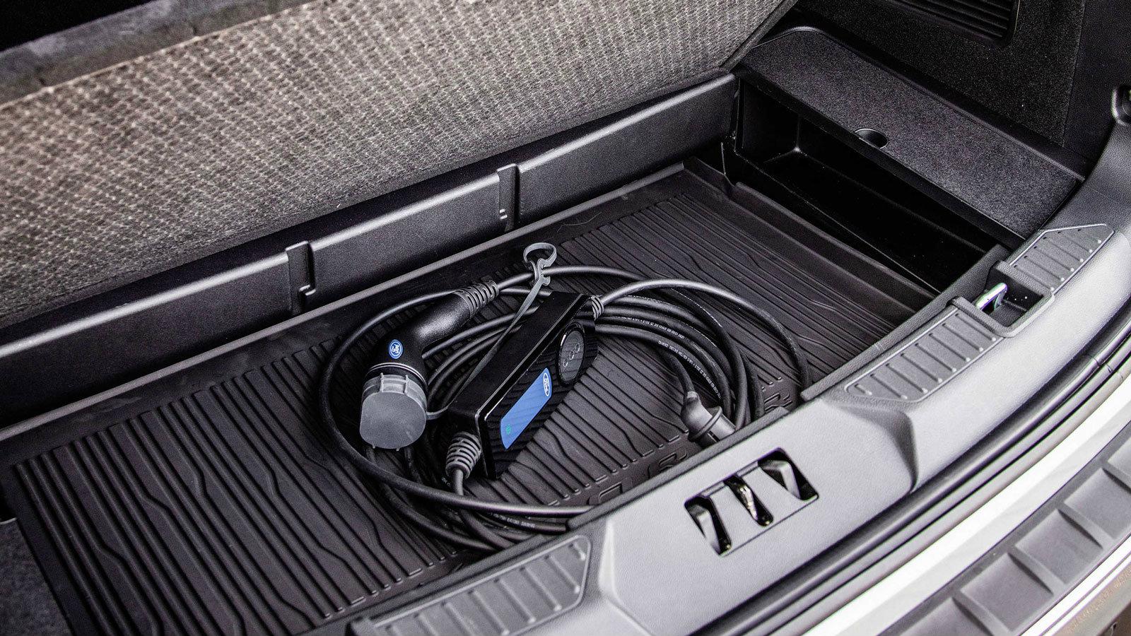 Το Ford Explorer PHEV έχει τα καλύτερα στοιχεία δύο κόσμων