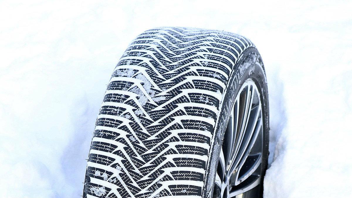 Test χειμερινών ελαστικών: Δοκιμάζουμε 51 σετ 245/45 R 18