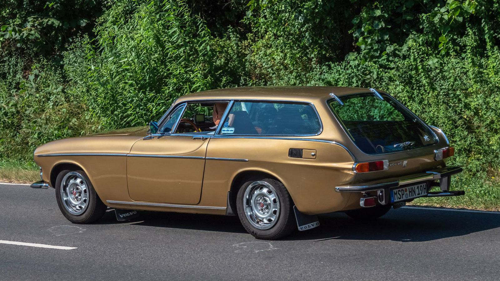 9 sport αυτοκίνητα που μοιάζουν με… χαμηλά βανάκια