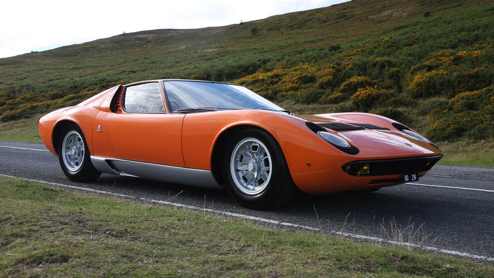 Τα 20 πιο εμβληματικά αυτοκίνητα που γνωρίσαμε σε ταινίες