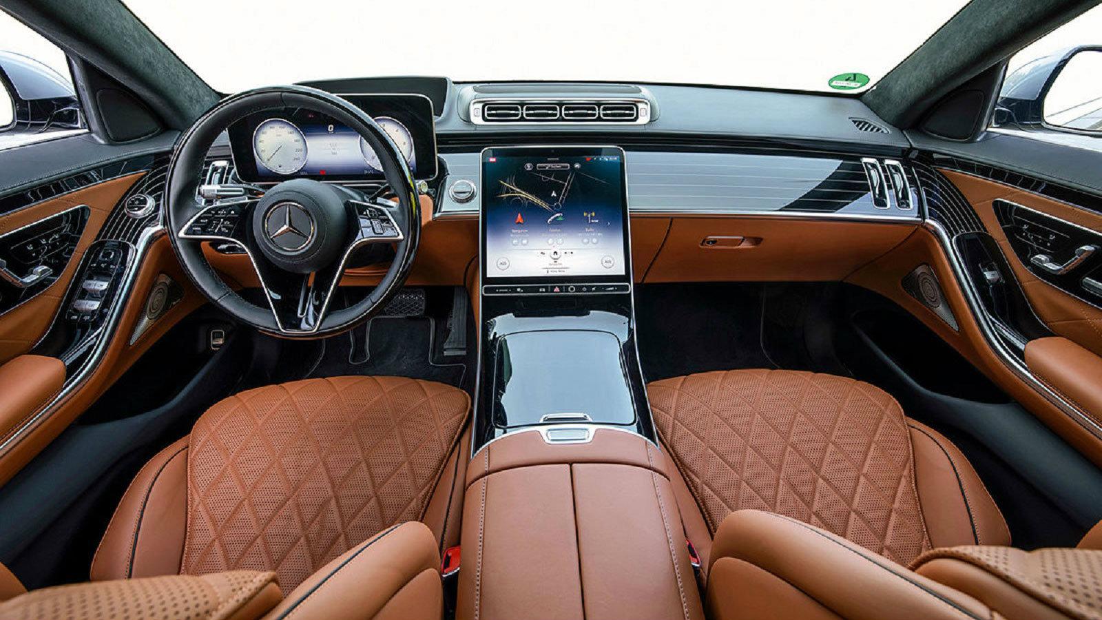 Το Yaris είναι πολύ άνετο για τέσσερις επιβάτες οι οποίοι θα ταξιδέψουν χωρίς παραχωρήσεις.