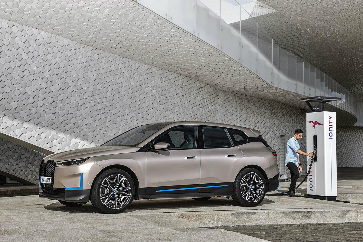 Ηλεκτρικό «θηρίο» με 600 χλμ. αυτονομία το νέο BMW iX