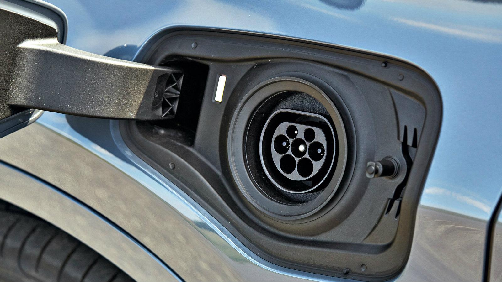 Οδηγούμε τη νέα BMW X1 25e