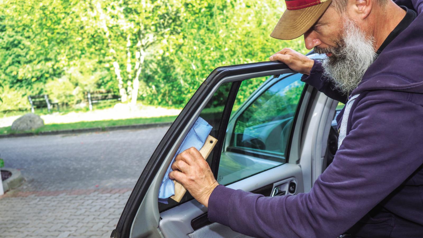 Έτσι θα βάλεις μόνος σου φιμέ μεμβράνες