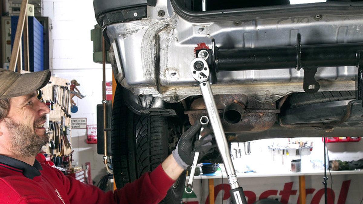 Τι προσέχουμε και πώς τοποθετούμε μόνοι μας έναν κοτσαδόρο;