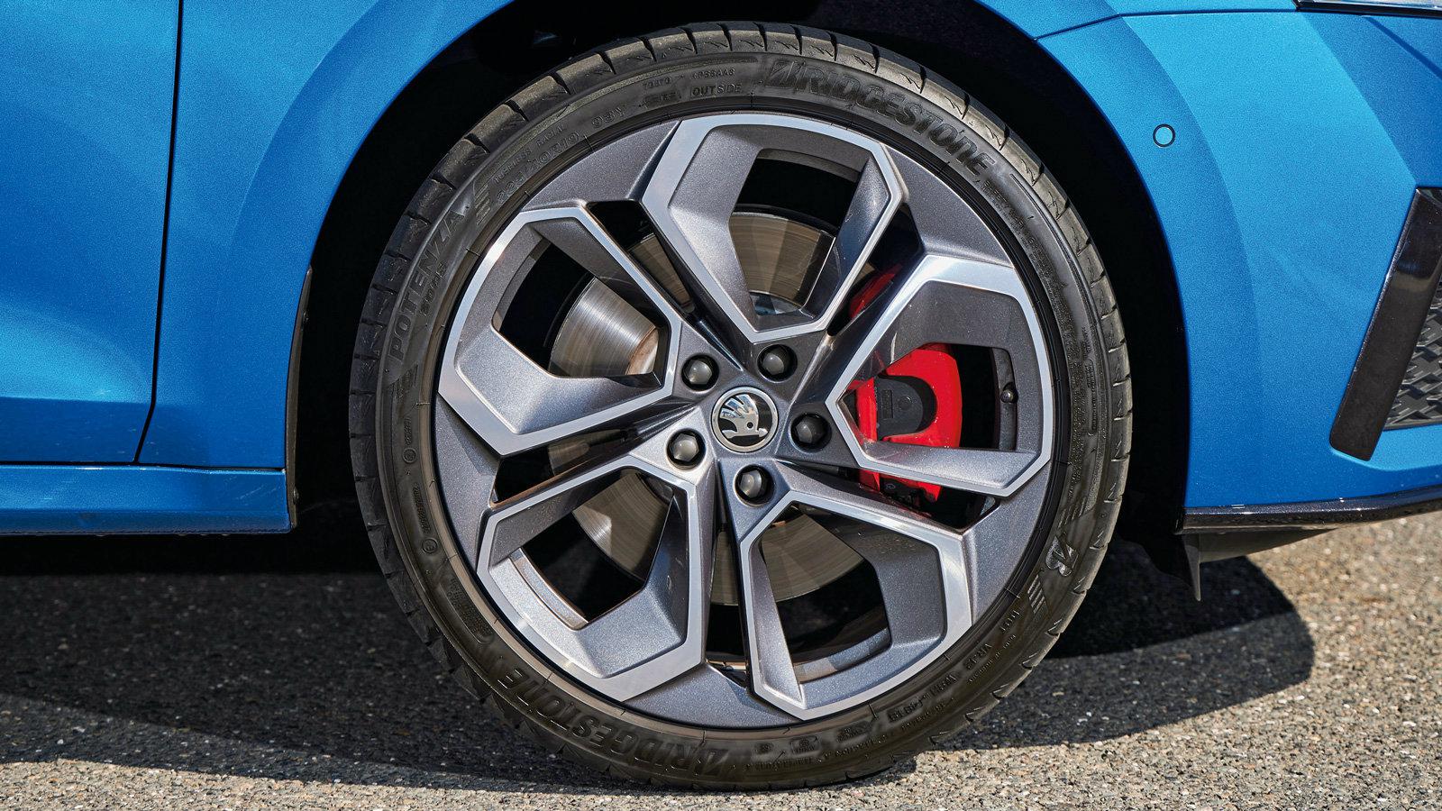 Οδηγούμε τη νέα Skoda Octavia RS Plug in Hybrid