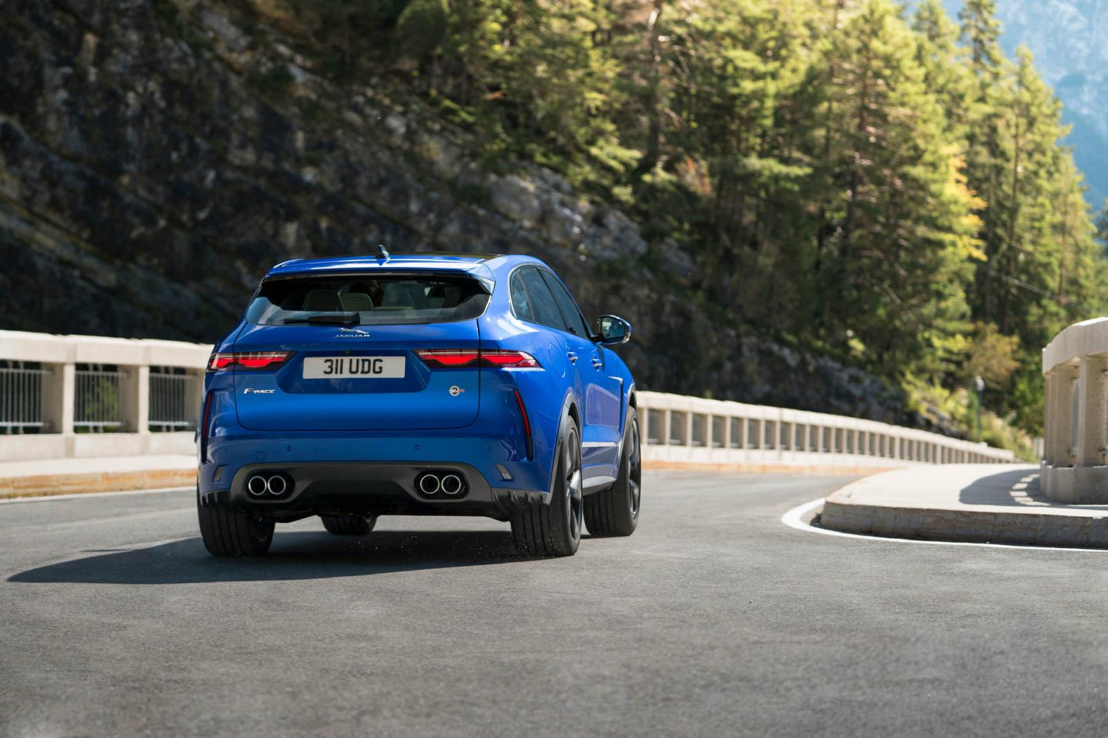 Νέα Jaguar F-Pace SVR