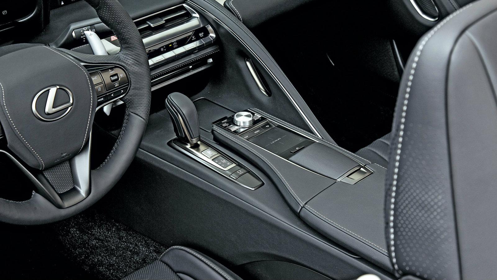 Οδηγούμε Lexus LC 500 Cabriolet