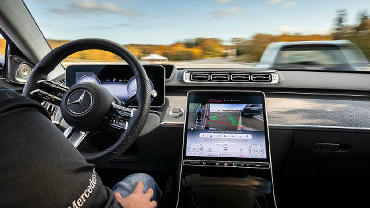 Ανανεωμένη και με νέο κινητήρα η Mercedes AMG C 63