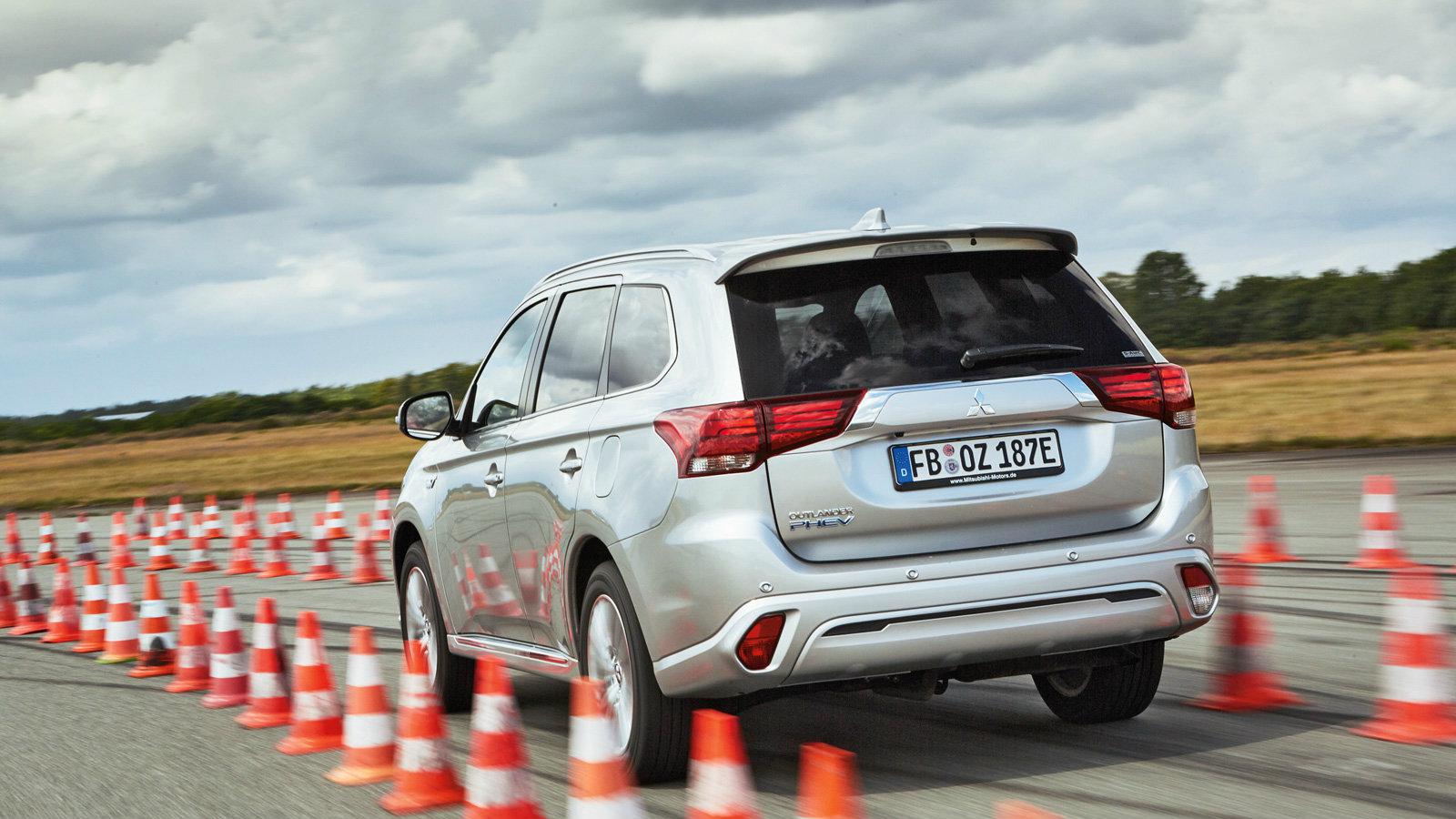 Συγκρίνουμε Ford Kuga με Opel Grandland Χ και Mitsubishi Outlander