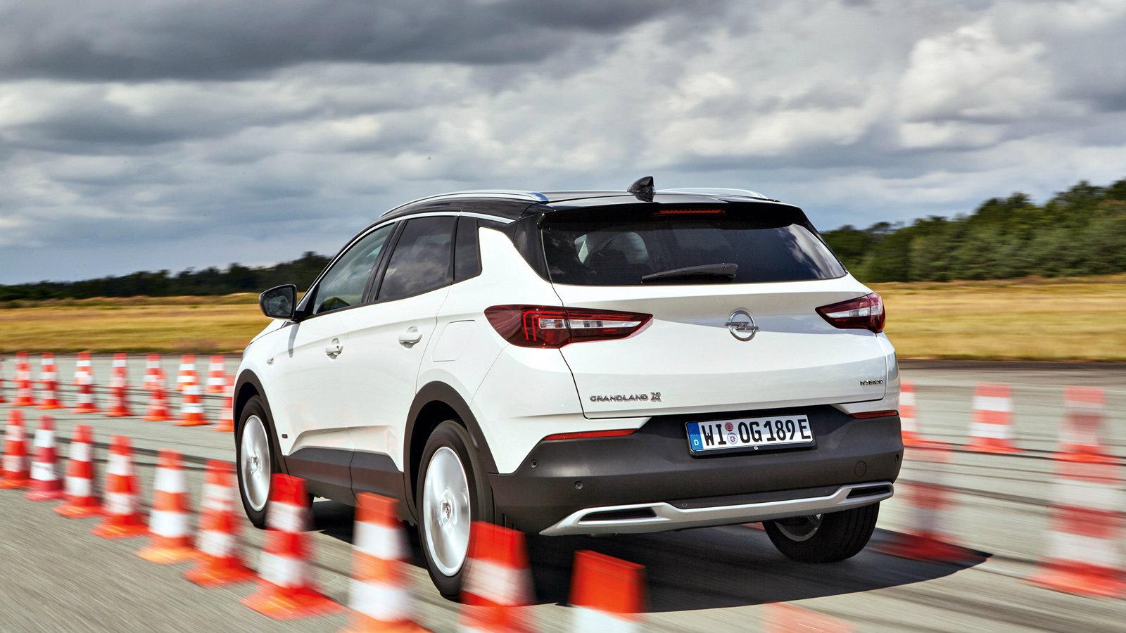 Συγκρίνουμε Ford Kuga με Opel Grandland Χ και Mitsubishi Outlander