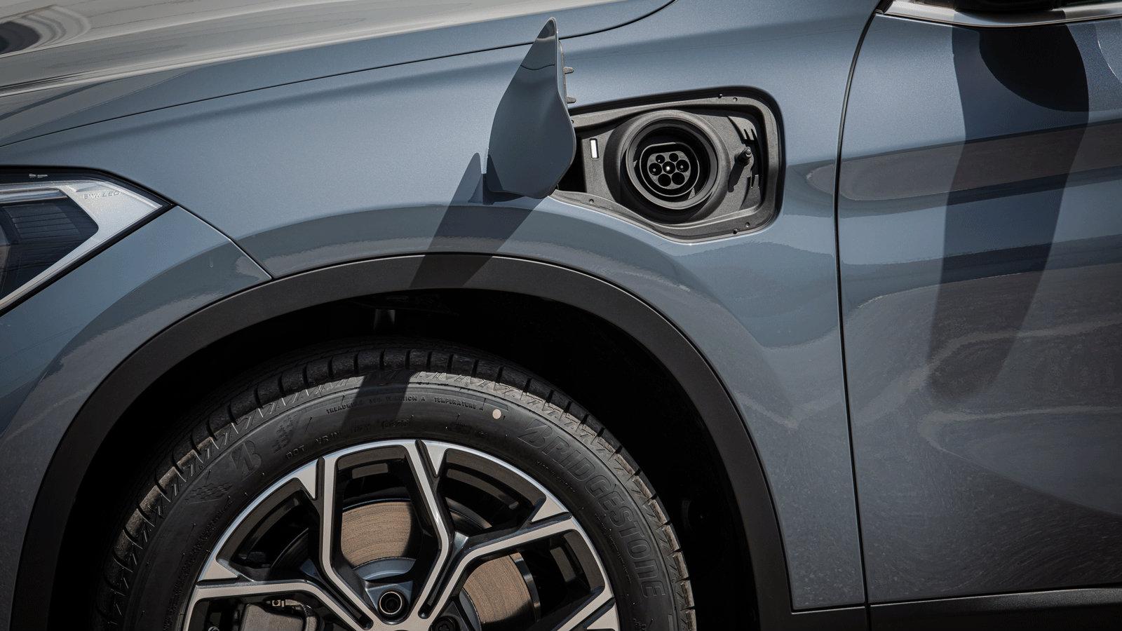 Νέα BMW X1 xDrive25e: Ηλεκτροκίνητη και τετρακίνητη