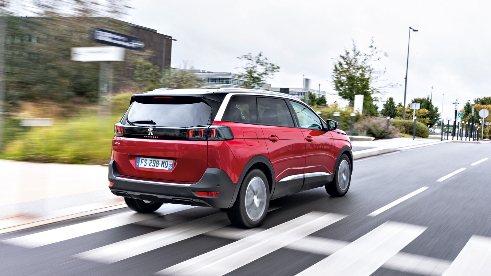 Οδηγούμε το ανανεωμένο Peugeot 3008 Hybrid