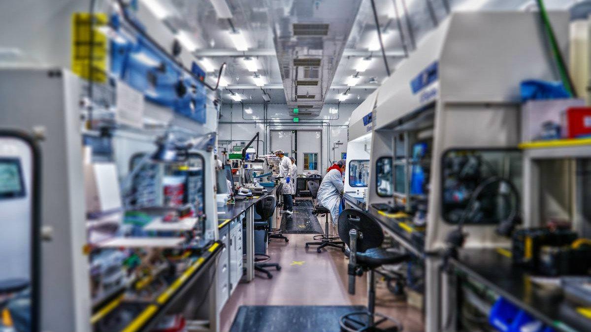 Φόρτιση σε 15 λεπτά και αυξημένη αυτονομία φέρνει η νέα μπαταρία της VW