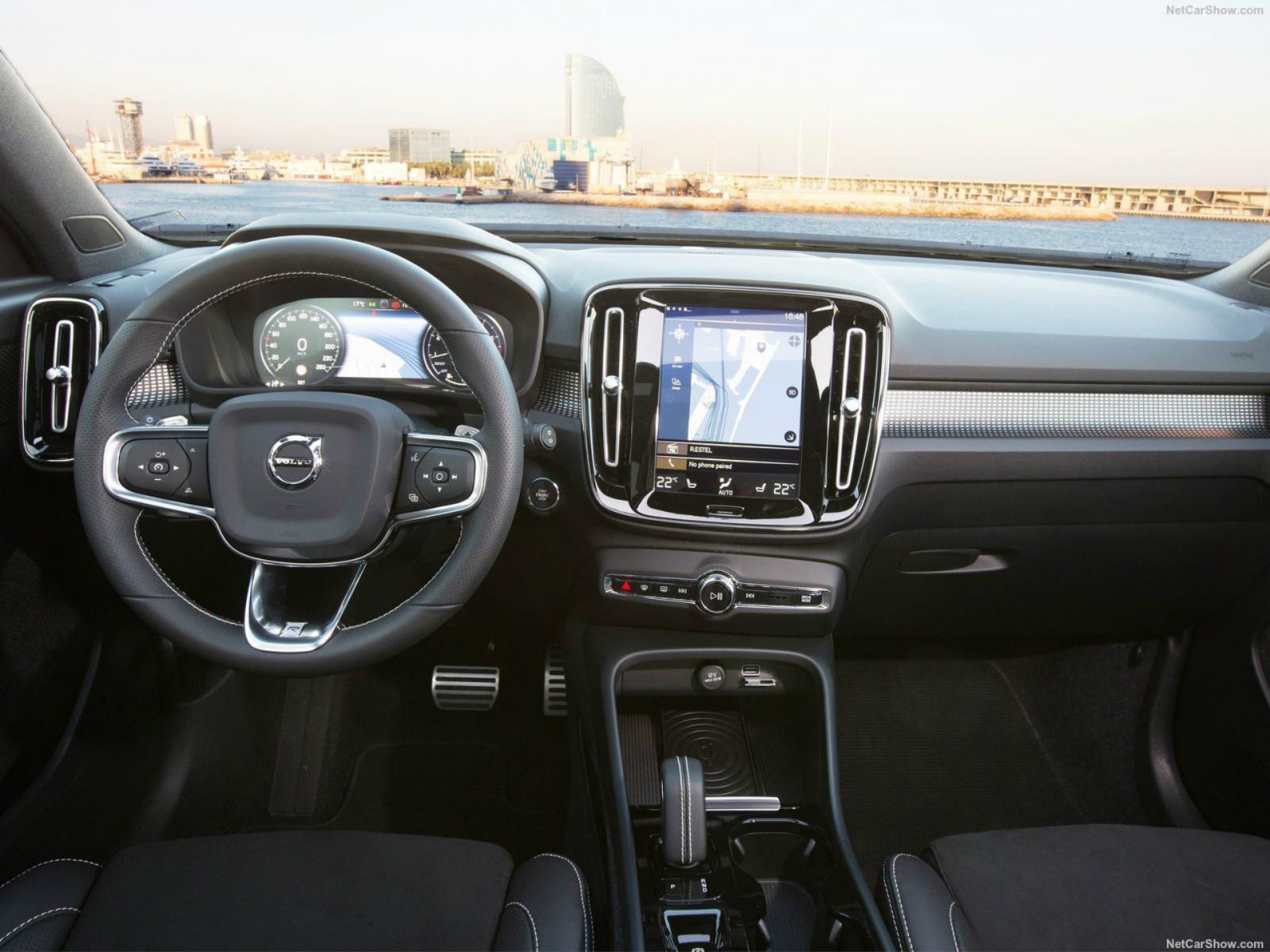 Premium τιτανομαχία: Ford Kuga VS Volvo XC40 