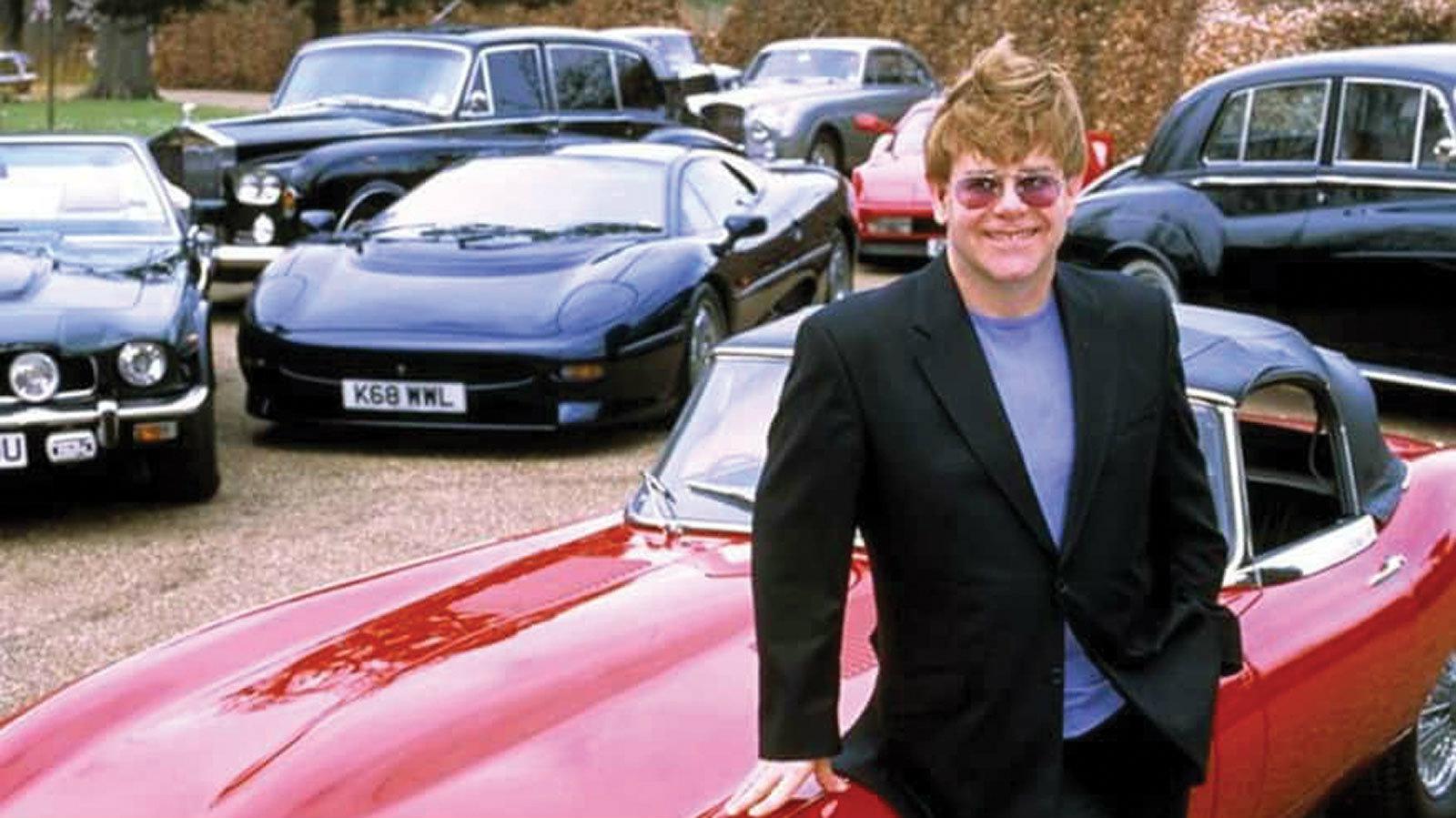 Τι αυτοκίνητα επιλέγουν οι μεγάλοι Rock Stars;