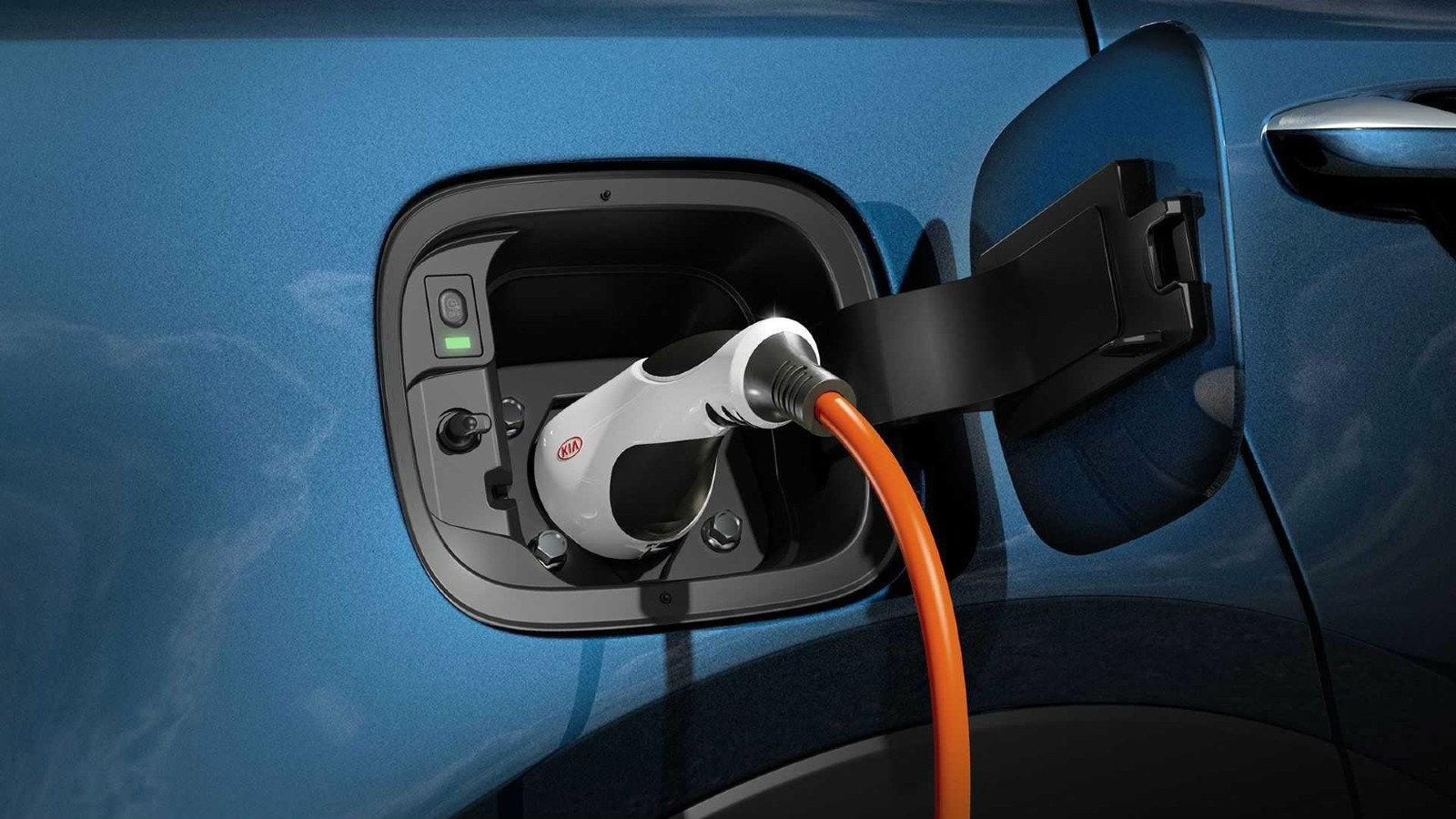 Επταθέσιο και plug-in: η μπαταρία που ξεχωρίζει το Kia Sorento