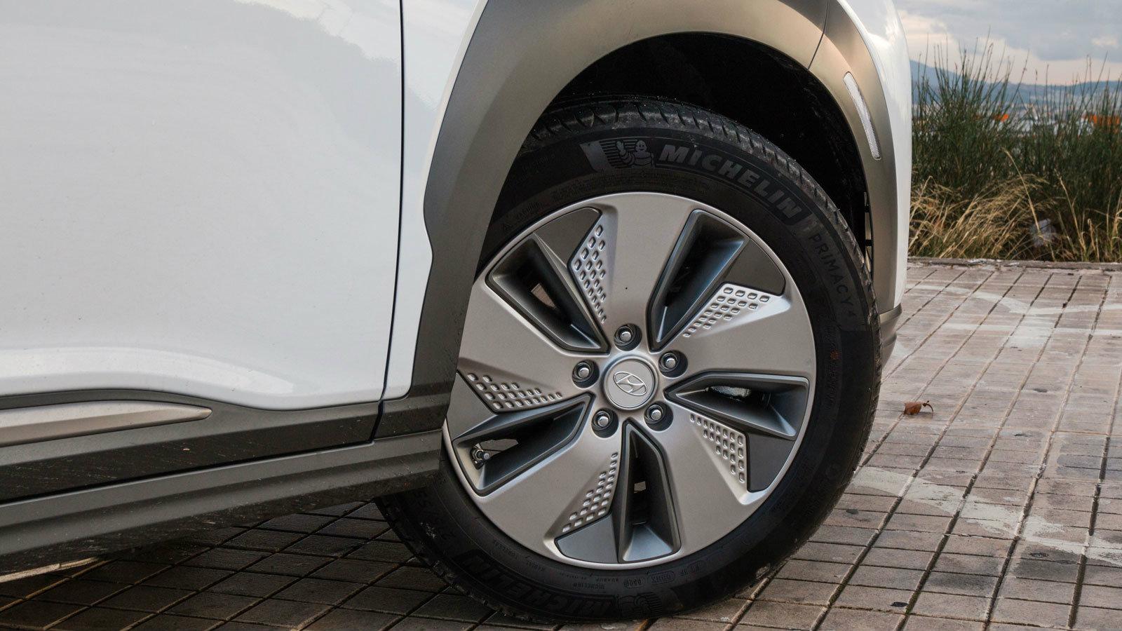 Hyundai Kona Electric: 204 ίπποι με 484 χλμ αυτονομία