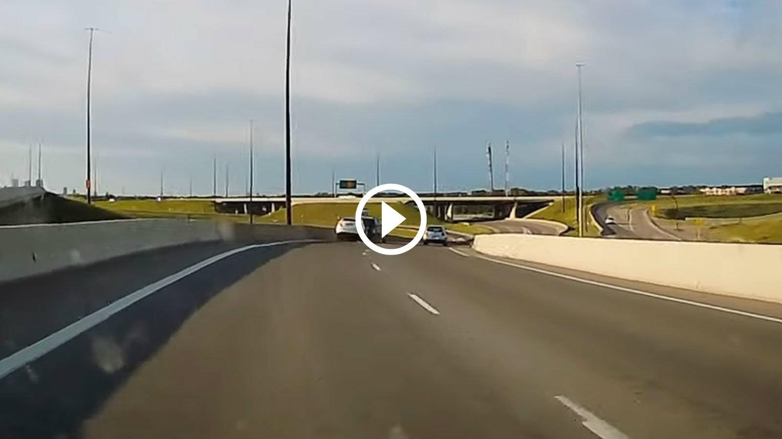 Κουλός το παίζει γρήγορος και καρφώνεται στον μπροστινό [video]