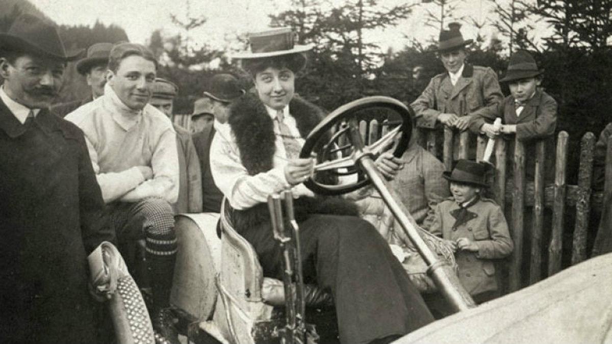 Η περίεργη ιστορία πίσω από το όνομα Mercedes 