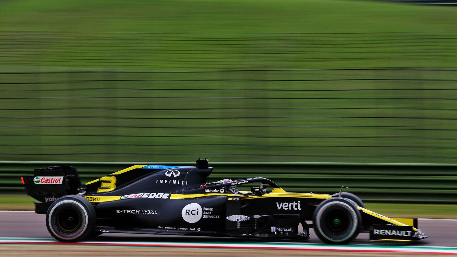 Η Renault World F1 Team στο πόντιουμ των νικητών