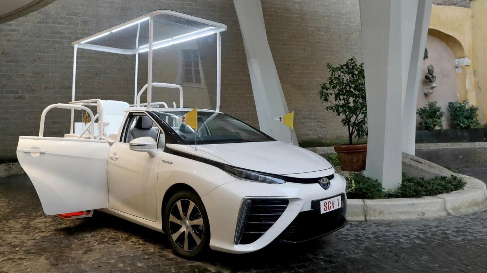 Τοyota Mirai με υδρογόνο το νέο αυτοκίνητο του Πάπα