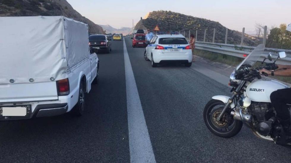 «Ντου» της αστυνομίας στους... μάγκες της ΛΕΑ, «ξηλώθηκαν» πινακίδες