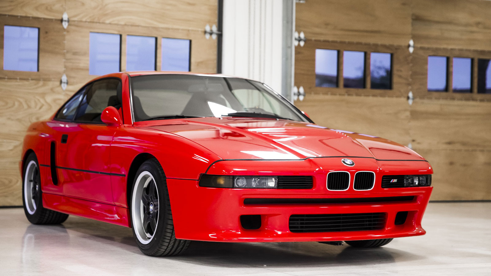 Η BMW αναπαλαίωσε την μυθική M8 E31