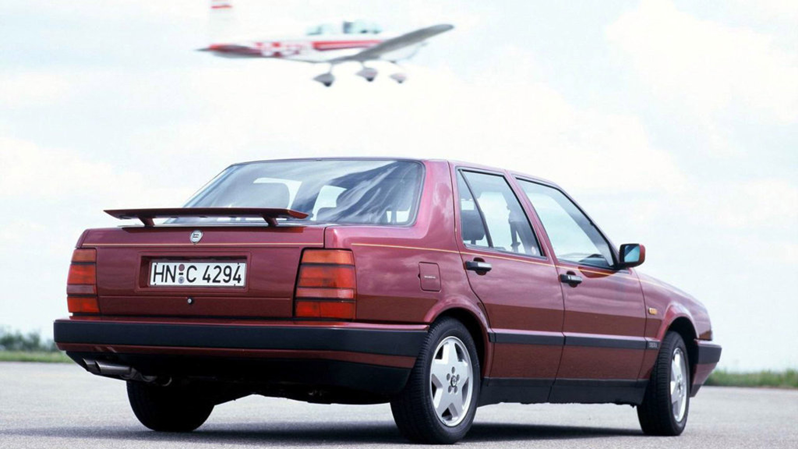 Lancia Thema 8.32: Το sedan με μοτέρ Ferrari