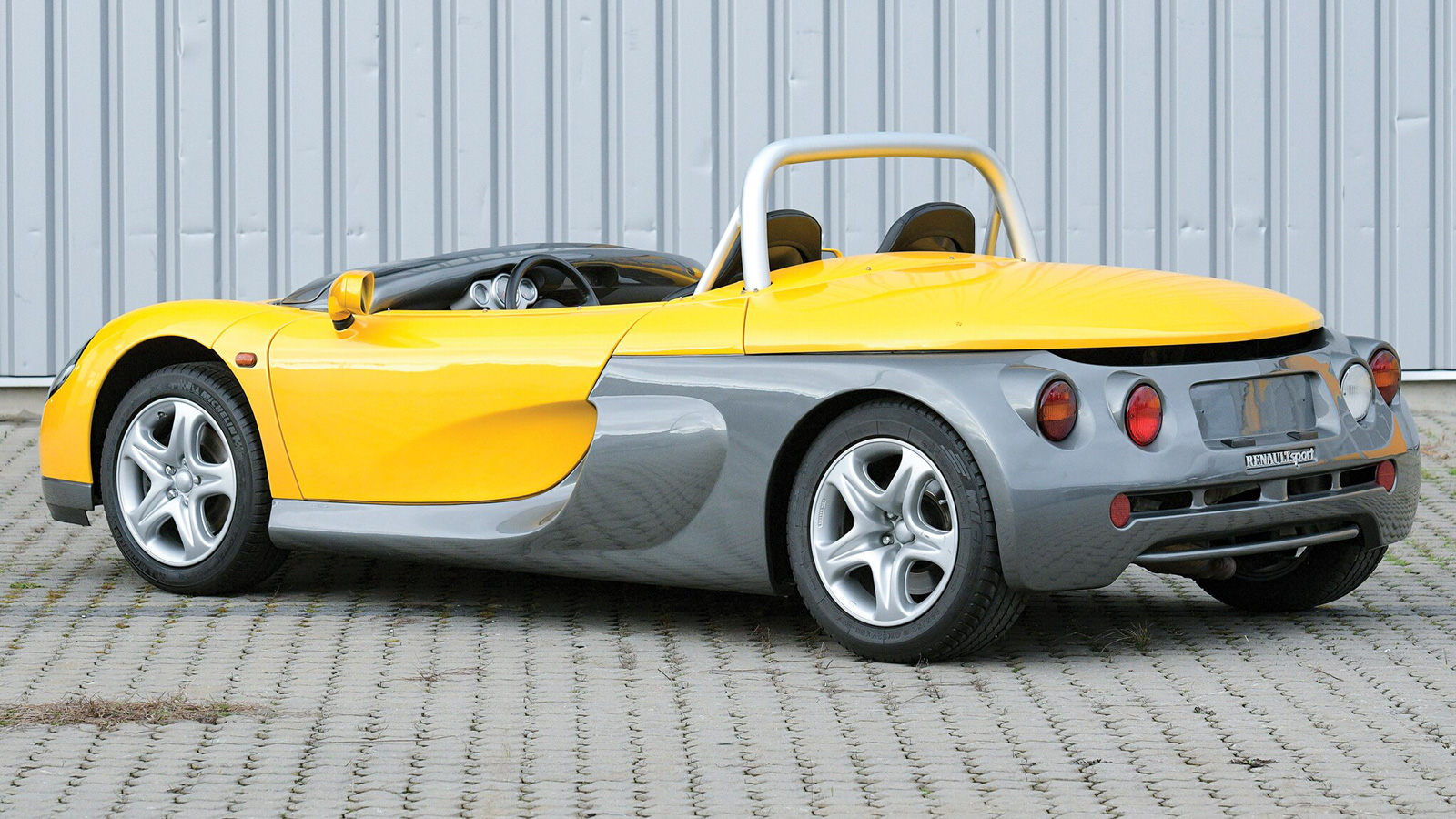 Το άγνωστο, σκληροπυρηνικό και κεντρομήχανο Renault