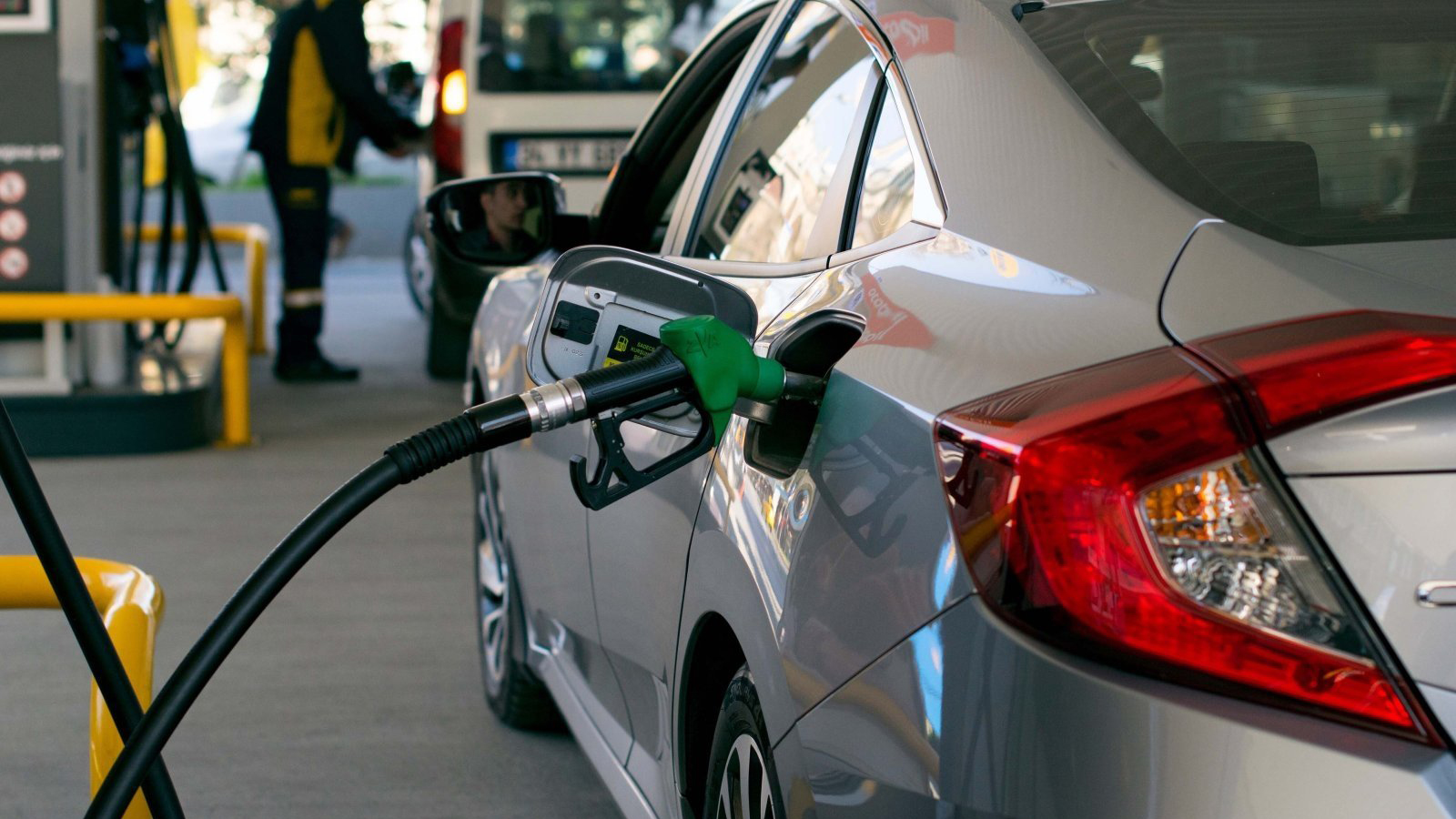 Αλλαξε στυλ οδήγησης και γλύτωσε χρήματα