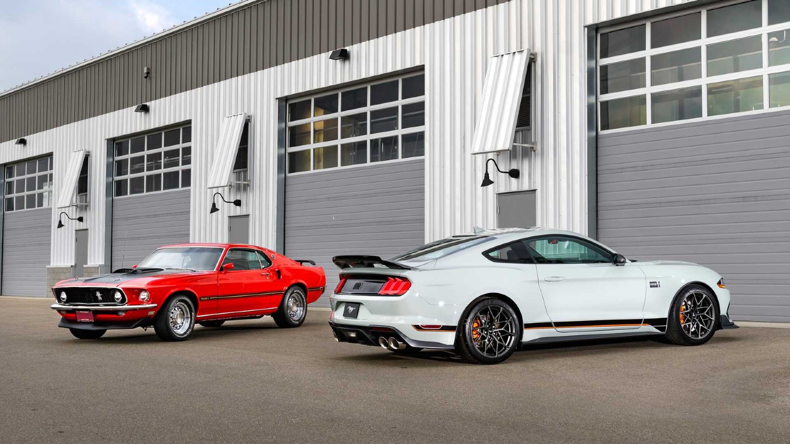 Ford Mustang: Παραμένει «ζωντανή» για μία ακόμη γενιά