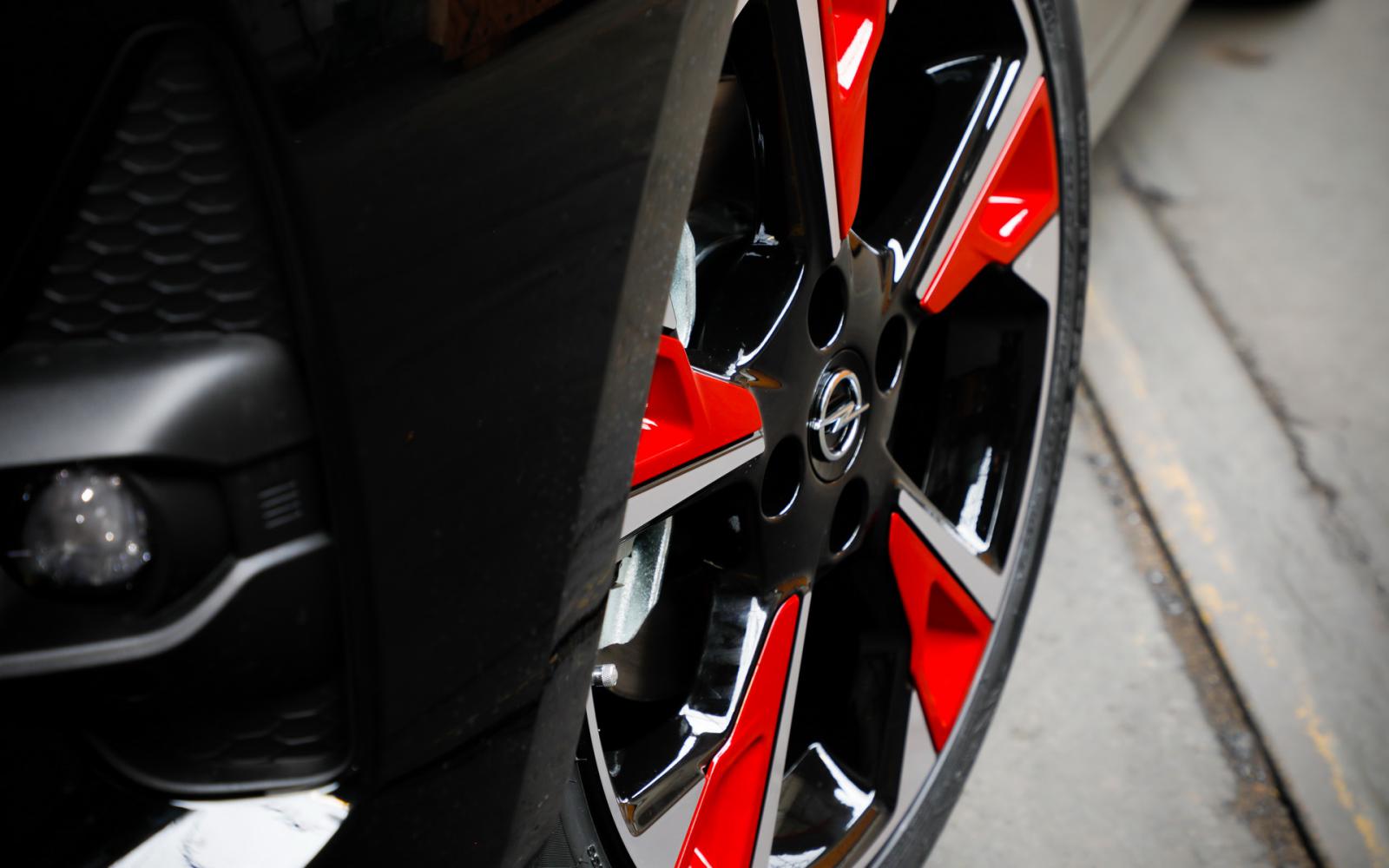 Ξεχωριστό και ιδιαίτερο το νέο Opel Corsa Individual