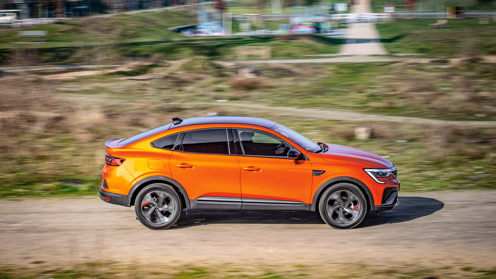 Οδηγούμε Renault Arkana TCe 140 EDC