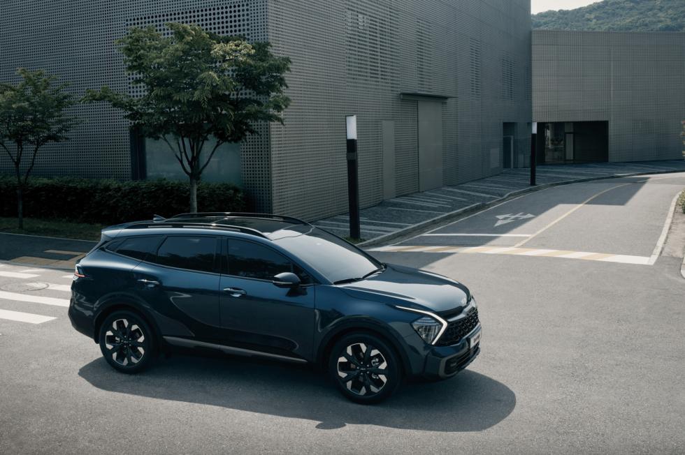 Με την αξιοποίηση της αρχιτεκτονικής N3 το C-SUV είναι εξοπλισμένο με ολοκαίνουργια λειτουργία Terrain Mode η οποία αυτόματα προσαρμόζεται ανάλογα με 